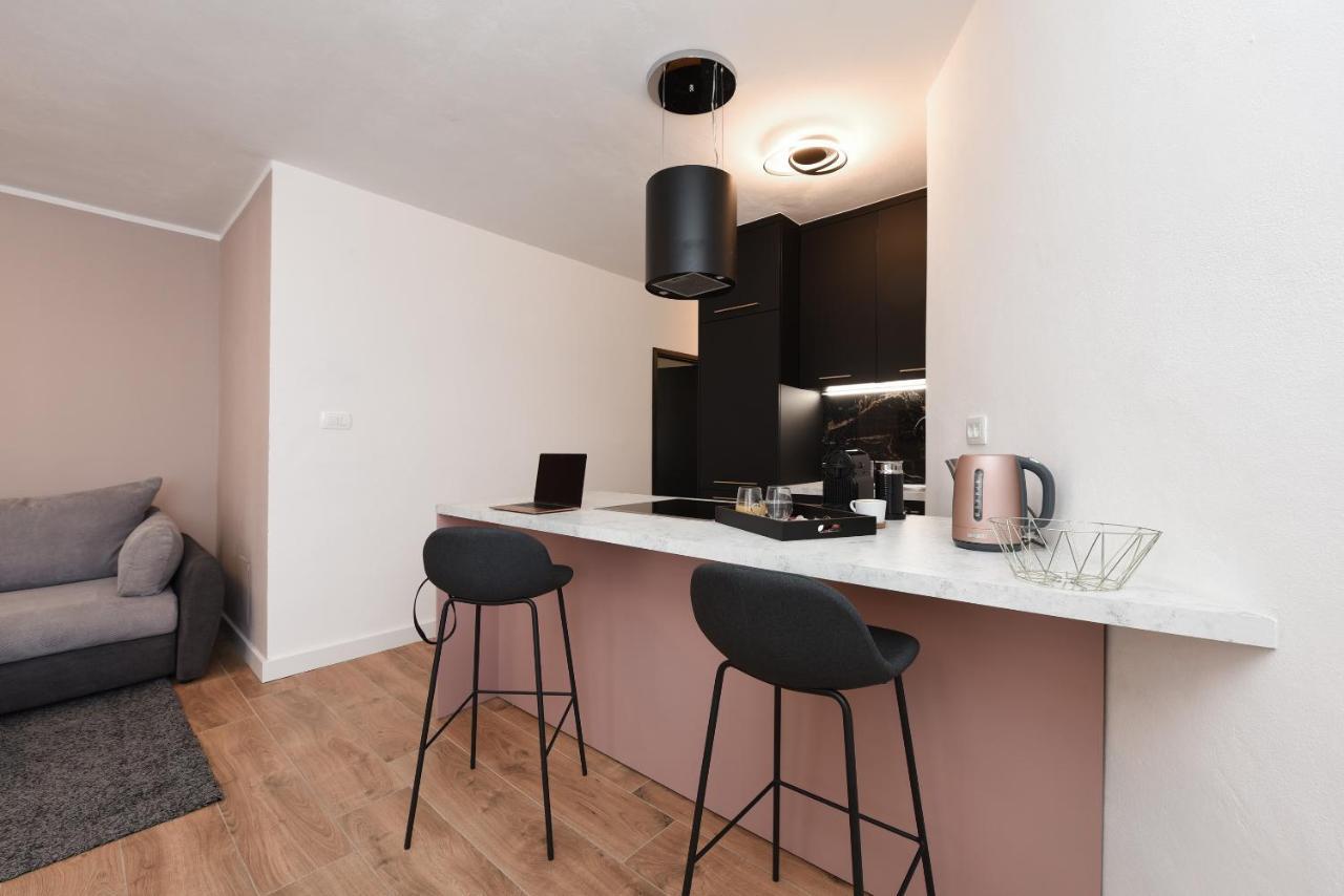 Malako Family Apartments Seline Bagian luar foto
