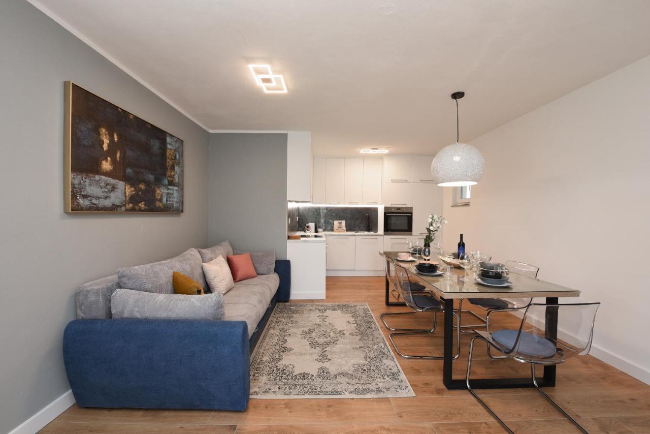 Malako Family Apartments Seline Bagian luar foto