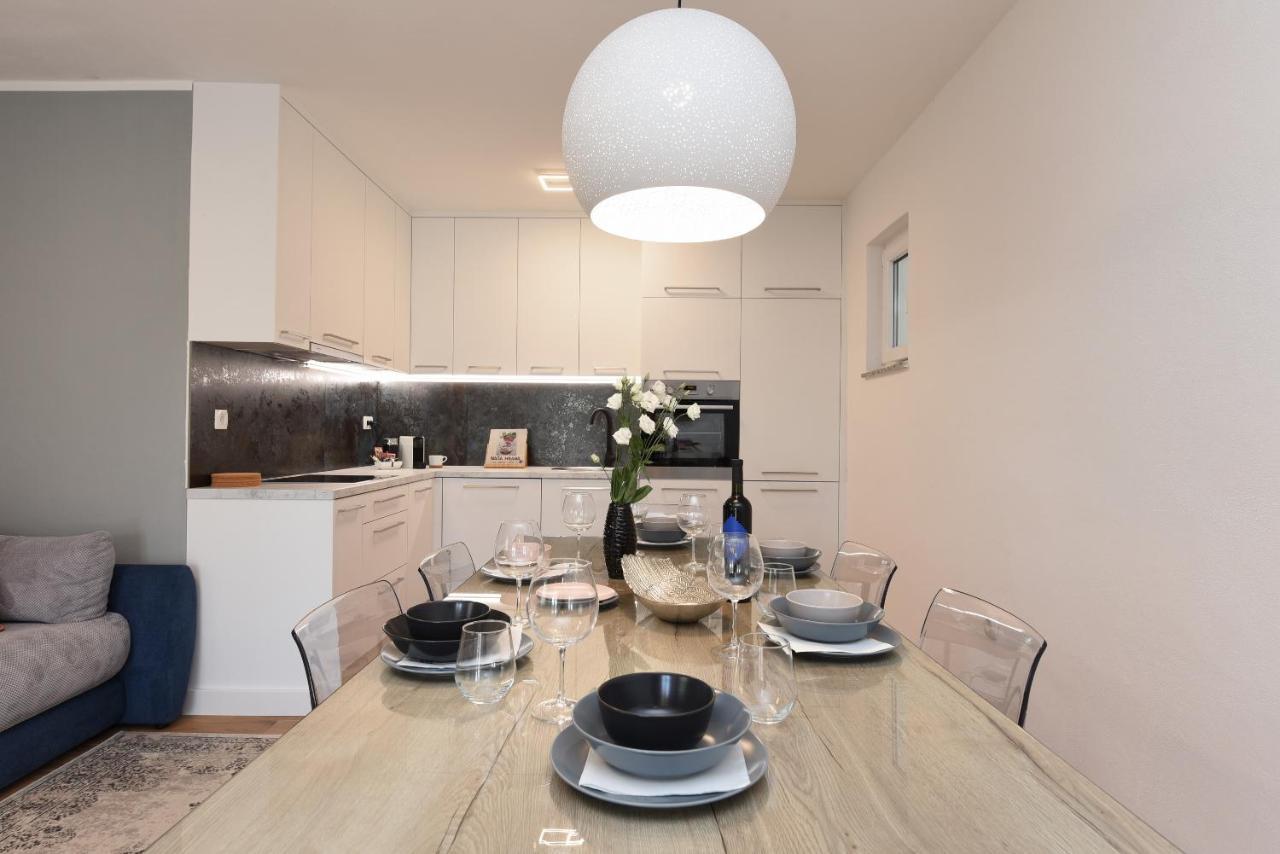 Malako Family Apartments Seline Bagian luar foto