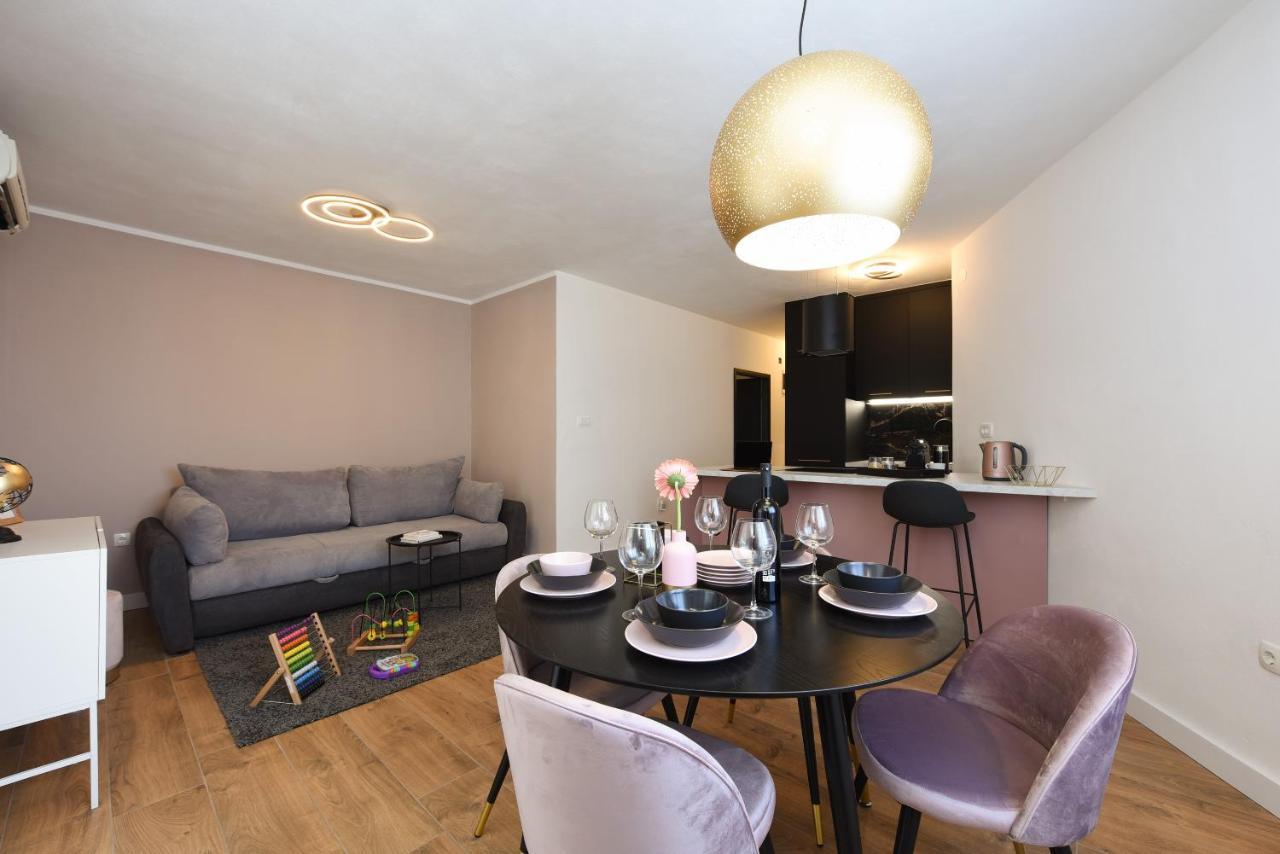 Malako Family Apartments Seline Bagian luar foto