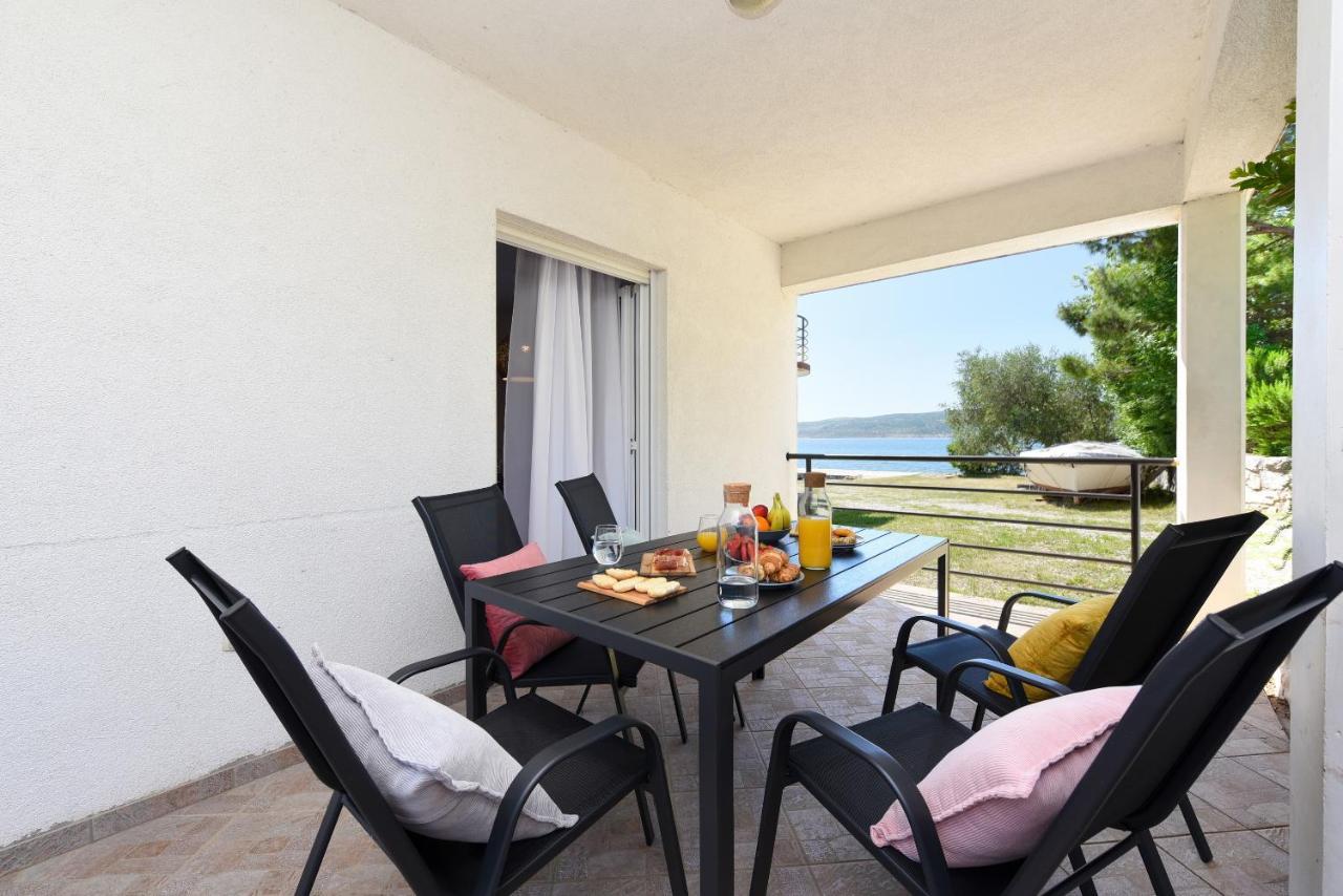 Malako Family Apartments Seline Bagian luar foto