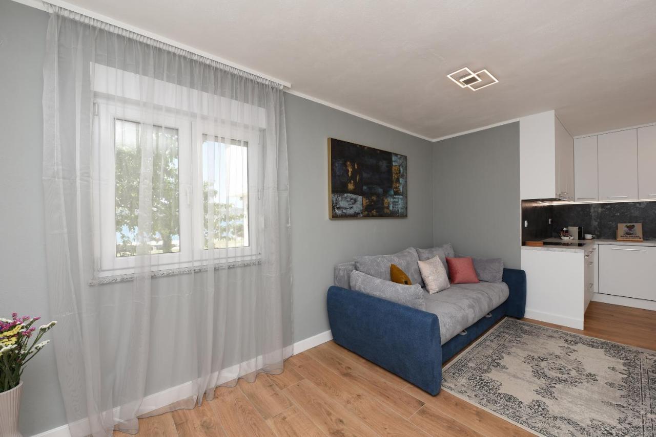 Malako Family Apartments Seline Bagian luar foto