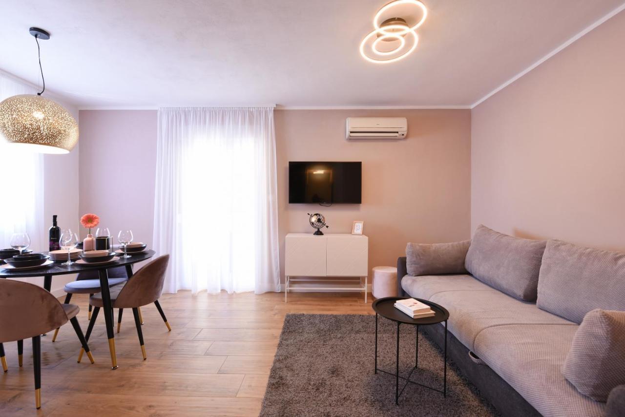 Malako Family Apartments Seline Bagian luar foto