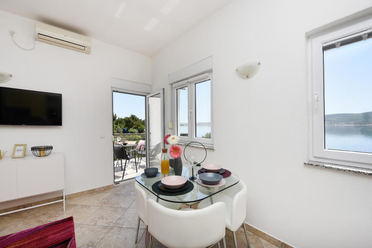 Malako Family Apartments Seline Bagian luar foto