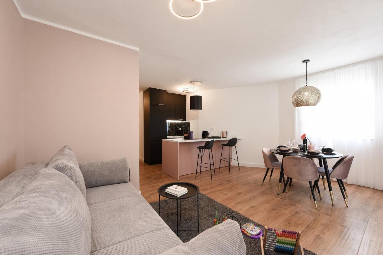 Malako Family Apartments Seline Bagian luar foto