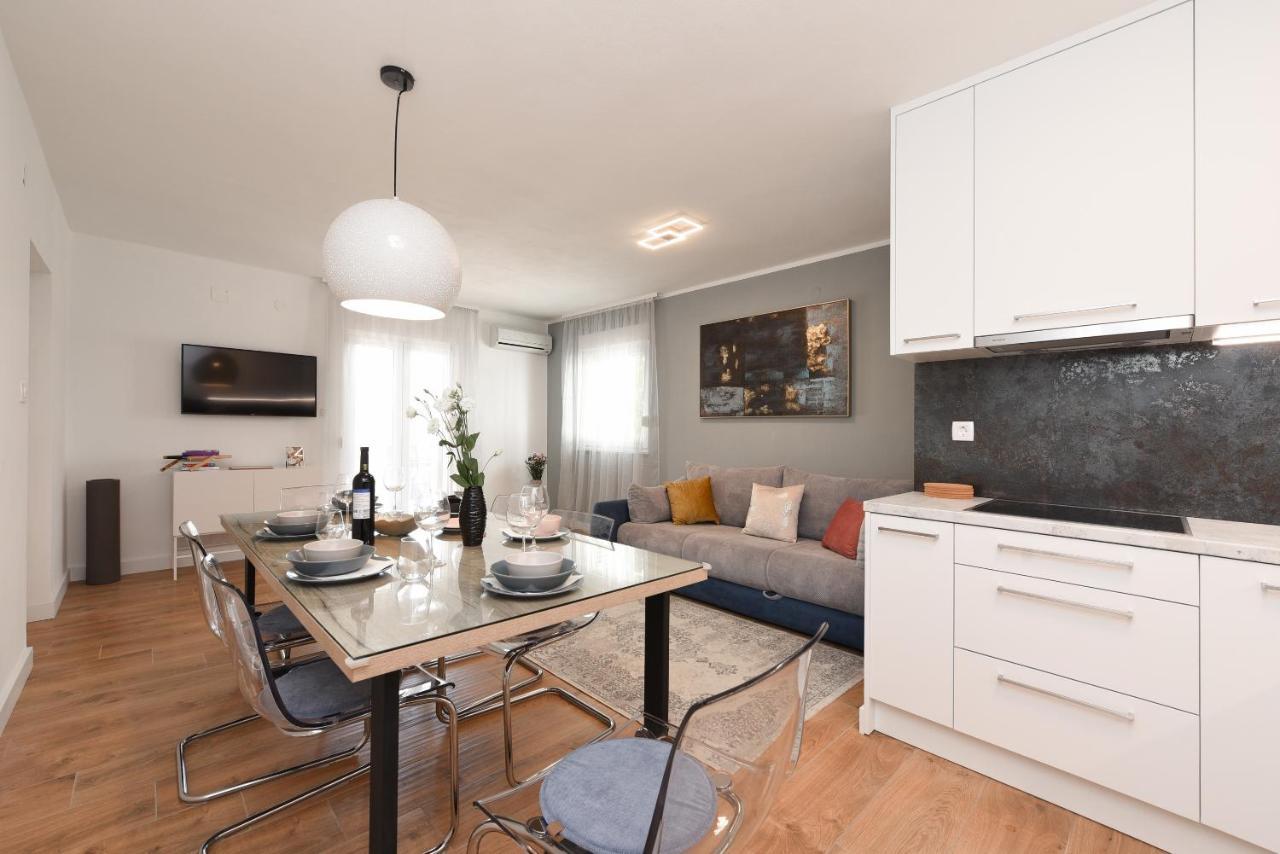 Malako Family Apartments Seline Bagian luar foto