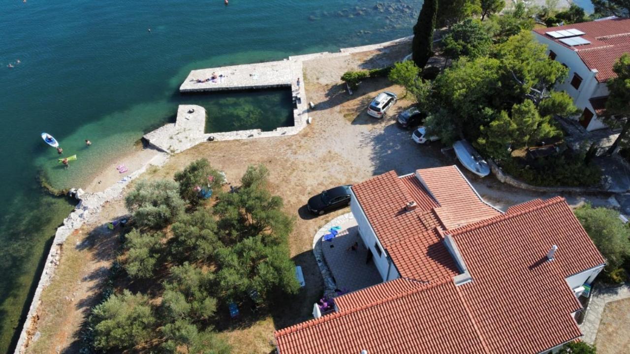 Malako Family Apartments Seline Bagian luar foto